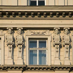 Lwów. Detale na pałacu przy ul. Wynnyczenka.