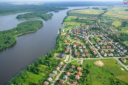 LOTNICZE. PL-Warm-Maz. jezioro Jeziorak, kolonia Lipowy Dwor.