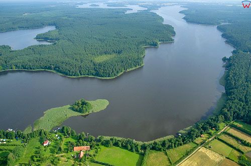 LOTNICZE. PL-Warm-Maz. jezioro Jeziorak, okolica wsi Jazdzowki, widok od str. S.