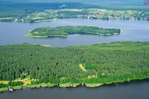 LOTNICZE. PL-Warm-Maz. jezioro Jeziorak, wyspy Lipowiec i Bukowiec.