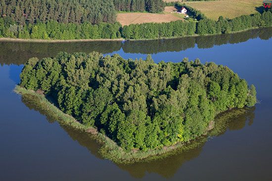 LOTNICZE, Pojezierze Mazurskie (Elckie). Jezioro Dworackie. 