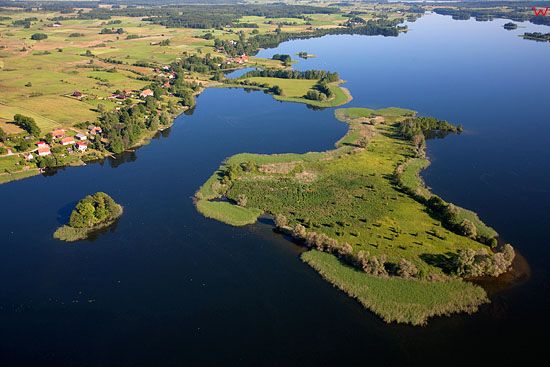 LOTNICZE, Pojezierze Mazurskie (Elckie). Jezioro Szostak i wies Orzechowo.