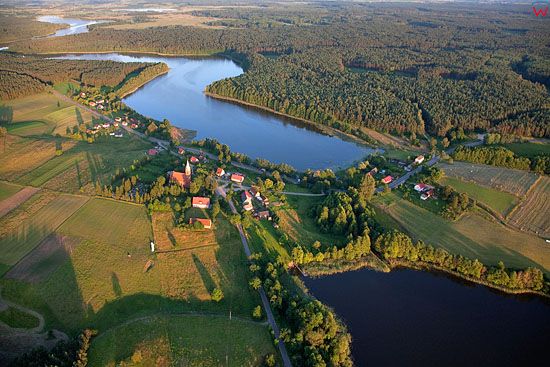 Lotnicze, warm-maz, Pojezierze Mazurskie (Elckie). Jezioro Lipinskie i Krakszty z miejscowoscia Klusy.