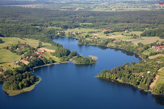 Lotnicze. PL, warm-maz. Jezioro Narie i panaorama na Kretowiny.
