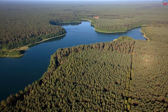 EU. PL, warm - maz. Lotnicze. Jezioro Jegocin, Mazurski Park Krajobrazowy.