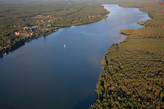 EU, PL, Pomorskie. Pojezierze Kaszubskie. Jezioro Golun.