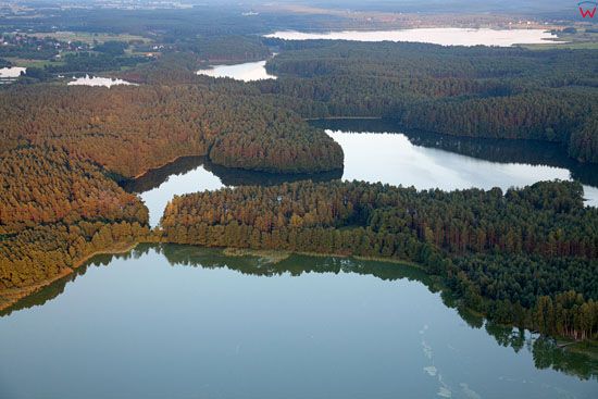 EU, PL, Pomorskie. Pojezierze Kaszubskie. Jezioro Przywloczno i Czerwonko.