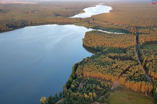 Lotnicze, EU, PL, Pomorskie. Zaborski Park Krajobrazowy. Jezioro Lackie i Dbrzk.
