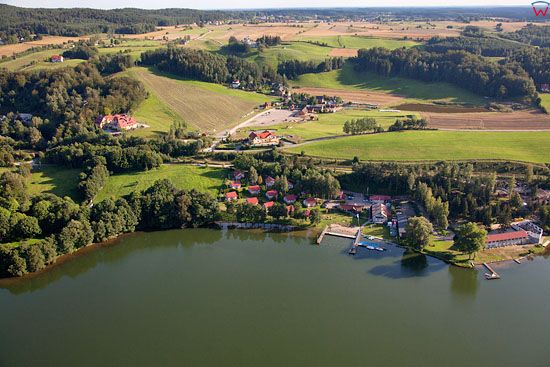 Lotnicze, EU, PL, Pomorskie. Kaszubski Park Krajobrazowy.  Jezioro Ostrzyckie, panorama na Niebo i Pieklo.
