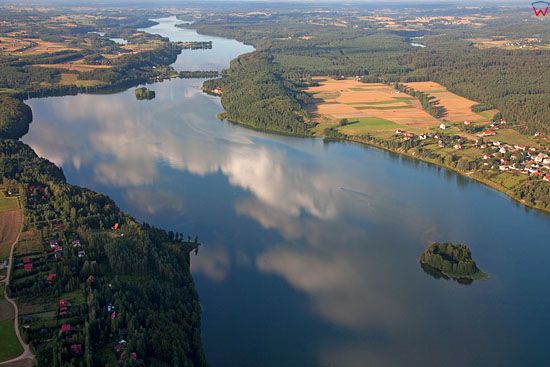 Lotnicze, EU, PL, Pomorskie. Kaszubski Park Krajobrazowy. Jezioro Radunskie Gorne.  