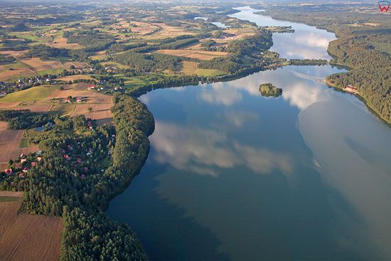 Lotnicze, EU, PL, Pomorskie. Kaszubski Park Krajobrazowy. Jezioro Radunskie Gorne.  
