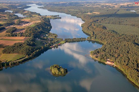 Lotnicze, EU, PL, Pomorskie. Kaszubski Park Krajobrazowy. Jezioro Radunskie Gorne i Radunskie Dolne.   