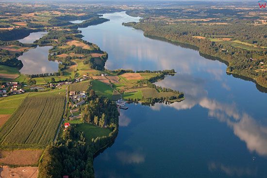 Lotnicze, EU, PL, Pomorskie. Kaszubski Park Krajobrazowy. Jezioro Radunskie Dolne.   