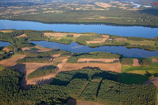 Lotnicze, EU, PL, Pomorskie. Kaszubski Park Krajobrazowy. Okolica wsi Laczyno i jezioro Laczynskie oraz Radunskie Dolne.   