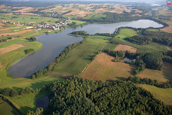 Lotnicze, EU, PL, Pomorskie. Kaszubski Park Krajobrazowy. Jezioro Reskowo.   