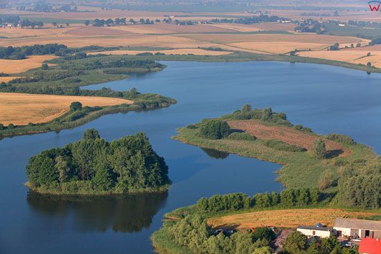 Jezioro Kornatowskie. EU, PL, Kujawsko-Pomorskie. LOTNICZE.