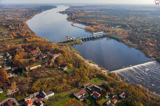 Debe, elektrownia wodna na Zalewie Zegrzynskim. EU, PL, Mazowieckie. LOTNICZE
