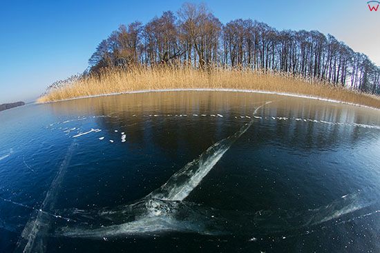 Jezioro Kisajno pokryte lodem. EU, PL, Warm-Maz.