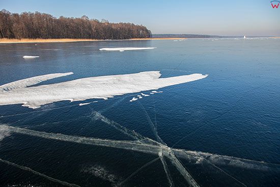 Jezioro Kisajno w zimowej scenerii. EU, PL, Warm-Maz.