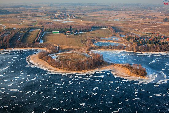Jezioro Luterskie pokryte lodem. EU, PL, Warm-Maz, Lotnicze.
