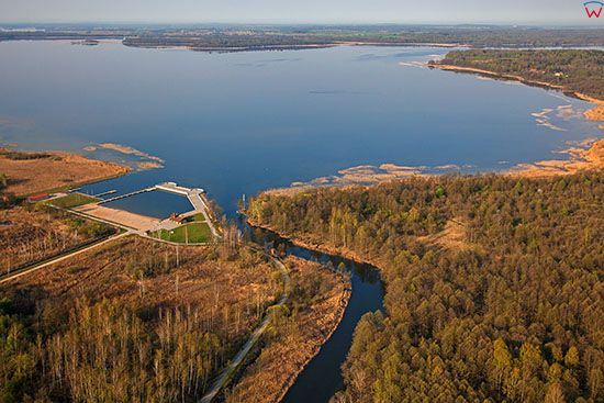 Jezioro Mamry z widocznym Kanalem Wegorzewskim. EU, Pl, Warm-Maz. Lotnicze.