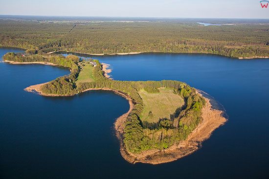 Jezioro Lanskie, polwysep Lalka. EU, PL, Warm-Maz. Lotnicze.
