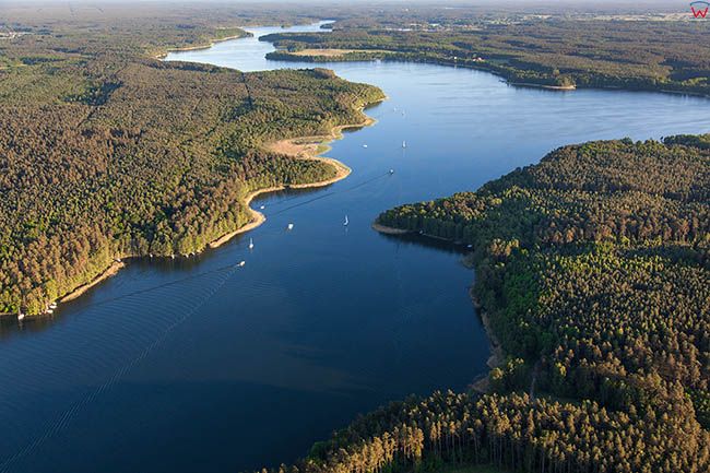 Jezioro Beldany na wysokosci Iznoty. EU, PL, Warm-Maz. Lotnicze.