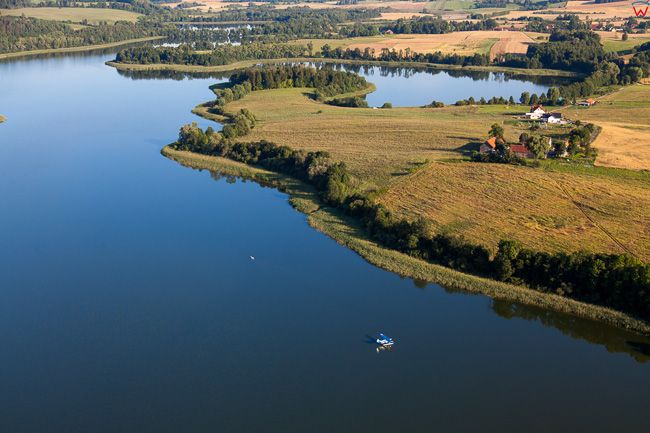 Jezioro Salet z wodnosamolotem na tafli wody. EU, PL, Warm-Maz. Lotnicze.