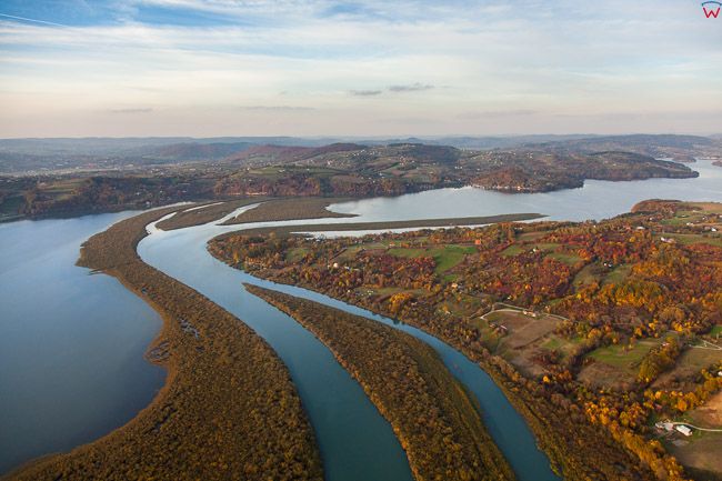 Jezioro Roznowskie widoczne od strony S. EU, Pl,, Malopolskie. Lotnicze.