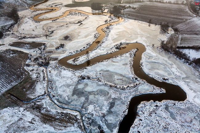 Rzeka Lyna, 01.02.2017 r. zimowe rozlewiska w okolicy Lidzbarka Warminskiego. EU, Pl, Warm-Maz. Lotnicze.