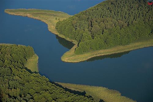 LOTNICZE. Warm-Maz. Jezioro Kisajno-wyspa Sosnowy Ostrow.