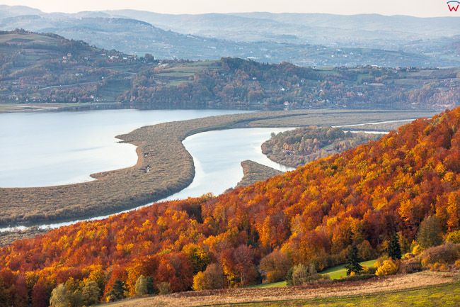 Jezioro Roznowskie od strony S. EU, Pl,, Malopolskie. Lotnicze.