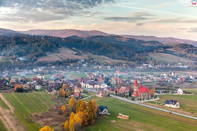 Ostrowisko, panorama wsi od strony SW. EU, Pl, Malopolska. Lotnicze.