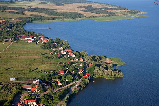 Lotnicze, Pl, warm-maz. Pojezierze Mazurskie jezioro Sniardwy w okolicy miejscowosci Guty.