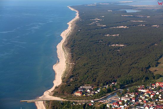 Slowinski Park Narodowy, panorama od strony miejscowosci Rowy. EU, PL, Pomorskie, Lotnicze.