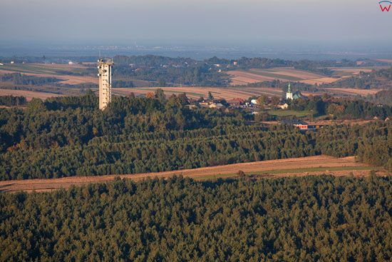 Jura Krakowsko - Czestochowska, panorama na Niegowe z widoczna wieza telekomunikacyjna, EU, Pl, Slask, LOTNICZE.
