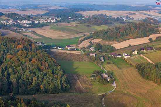 Jura Krakowsko - Czestochowska, Park Krajobrazowy Orlich Gniazd, okolica wsi Smolen. EU, Pl, Slaskie. LOTNICZE.