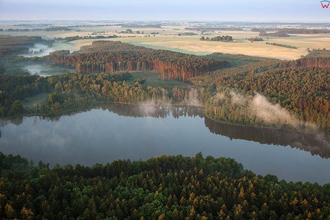 Wdecki Park Krajobrazowy, panorama przez jezioro Zurskie. EU, PL, Kujawsko-Pomorskie.
