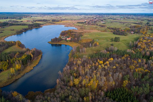 Mazurski Park Krajobrazowy, okolica Wojnowa z jeziorem Dus. EU, pl, warm-maz. Lotnicze