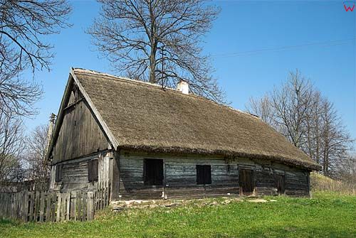 _W060346 najstarsza drewniana chata w Hańczy, zbudowana bez użycia gwoździ.