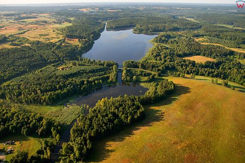 LOTNICZE. Polska, warm-maz. Jezioro Orzelek i Mosag polaczone rz. Lyna.