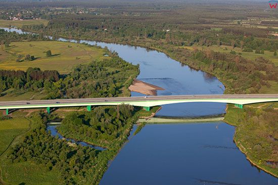 Most na Bugu pod Wyszkowem. Obwodnica miasta, droga E67, S8. EU, PL, Mazowieckie. LOTNICZE.