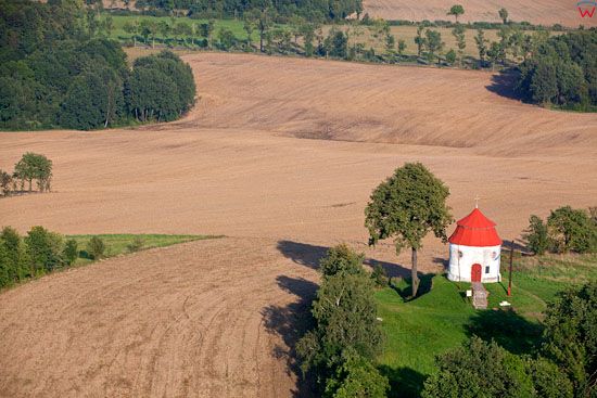 Proszowka - Kaplica sw. Anny (Leopolda) EU, Pl, Dolnoslaskie. Lotnicze.