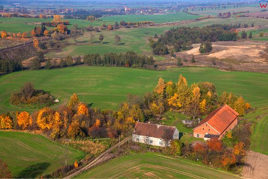 Jesien na Warmii, osada w okolicy Ryn Reszelski, EU, Pl, Warm-Maz. LOTNICZE.