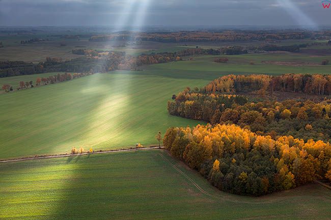 Galiny, panorama jesienna okolicy wsi. EU, Pl, Warm-Maz. Lotnicze.