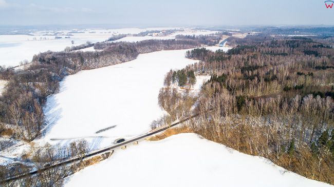 Jezioro Pierzchalskie w zimowej scenerii. EU, PL, Warm-maz. Lotnicze.