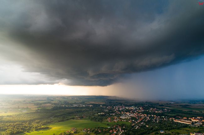 Wegorzewo, burza przechodzaca nad miastem, EU, PL, warm-maz