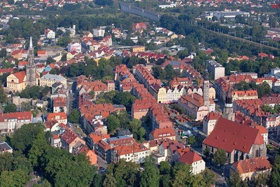 Boleslawiec, panorama na miasto od strony SE. EU, PL, Dolnoslaskie. LOTNICZE.