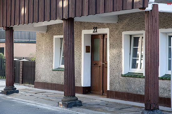 Chelmsko Slaskie, dom podcieniowy przy ulicy Kamiennogorskiej. EU, Pl, Dolnoslaskie.