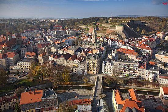 Klodzko, panorama na miasto od strony E. EU, Pl, Dolnoslaskie. Lotnicze.